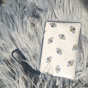 NWT new Coach wristlet bee pattern sold out
